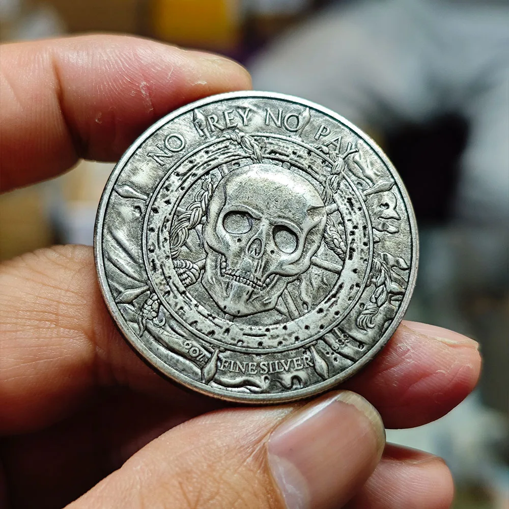 

Коллекционная серебряная монета «Скелет Пиратского Корабля»