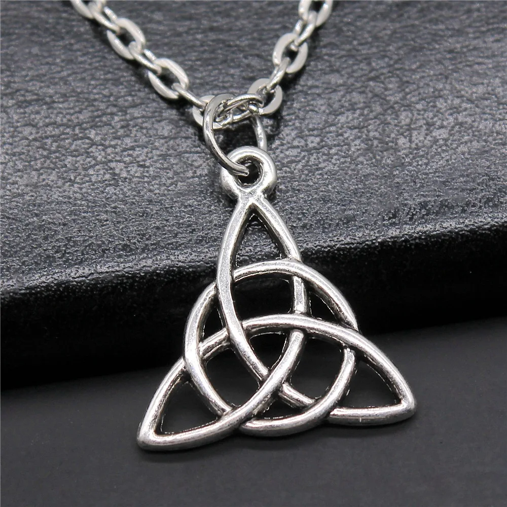 

Модное простое винтажное ожерелье в античном стиле серебряного цвета с подвеской в виде символа трикеты 21x20 мм для женщин