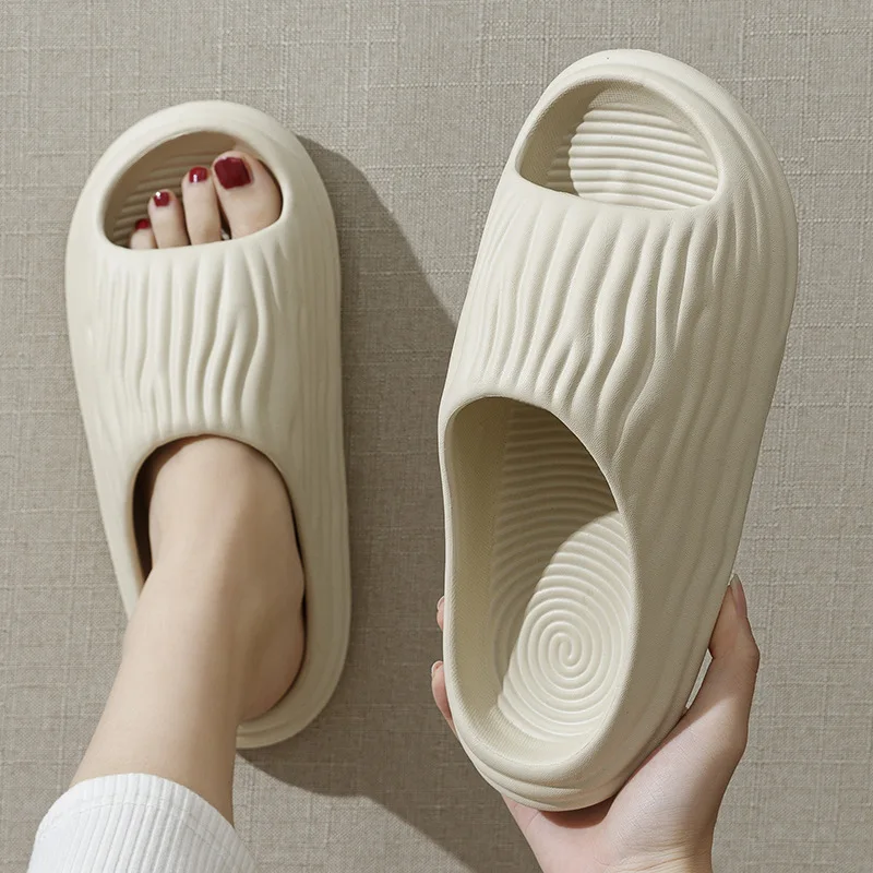 2023 New Fashion Outdoor Slippers Indoor Home Slippers Cool Soft Non-slip Bathroom Flip Flops Female Lightweight Beach Slides