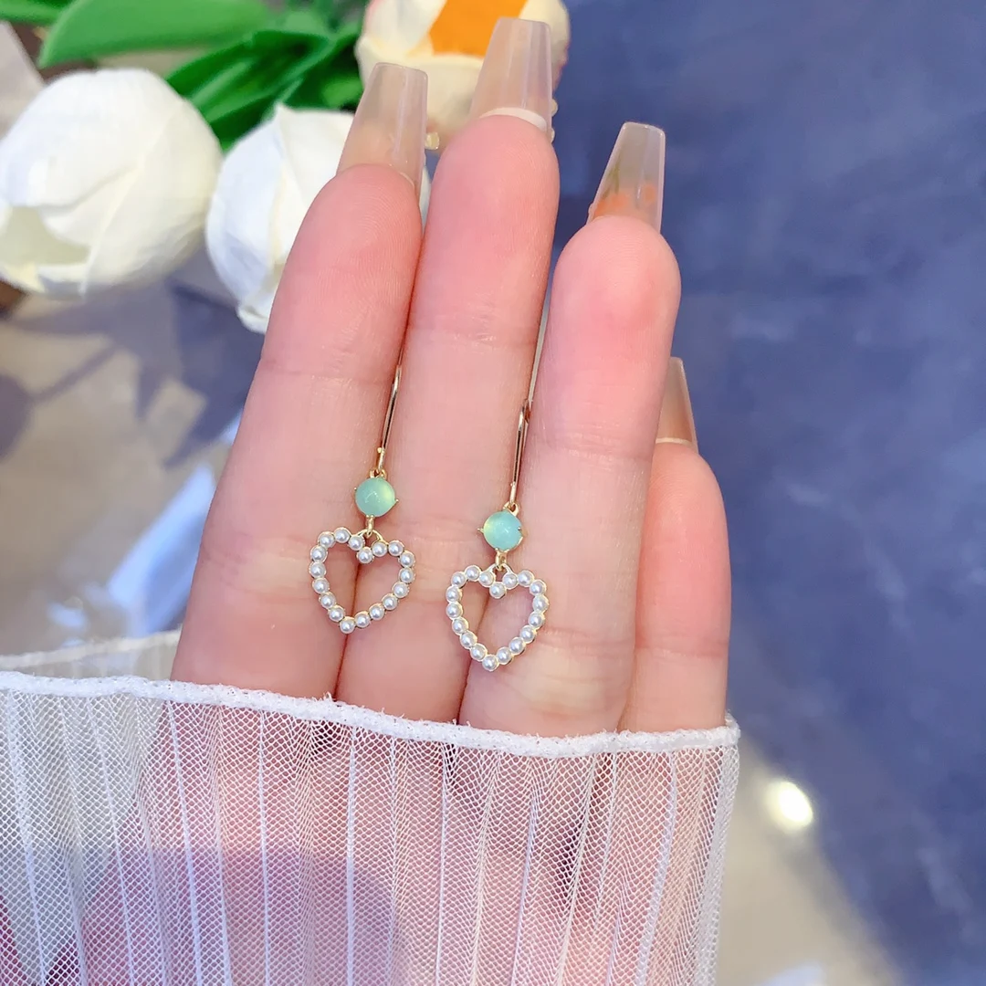 

S925 Silver Needle Love Retro Hong Kong Style Love Pearl Earrings Simple Hollow Heart Butterfly Pearl Earrings Female