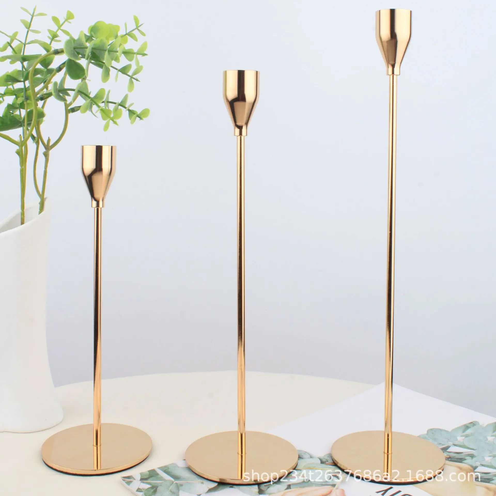 

3pcs/set Metal Candle Holders Luxury Candlestick Fashion Wedding Candle Stand Exquisite Candlestick Candelabra Table Home Decor