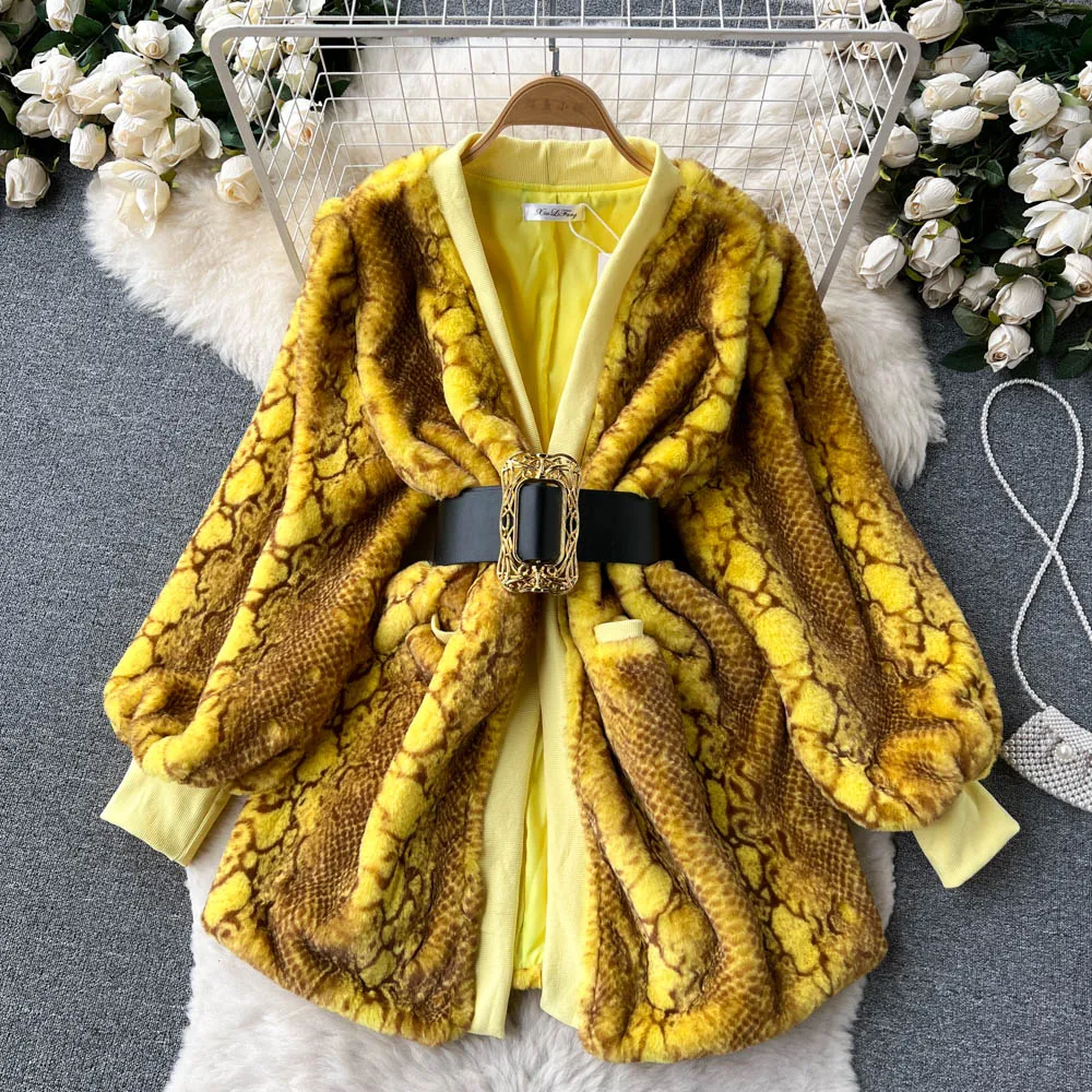 

Autumn and Winter Twist Buckle Waist Outer Wear Lazy Wind Knitted Plush Coat