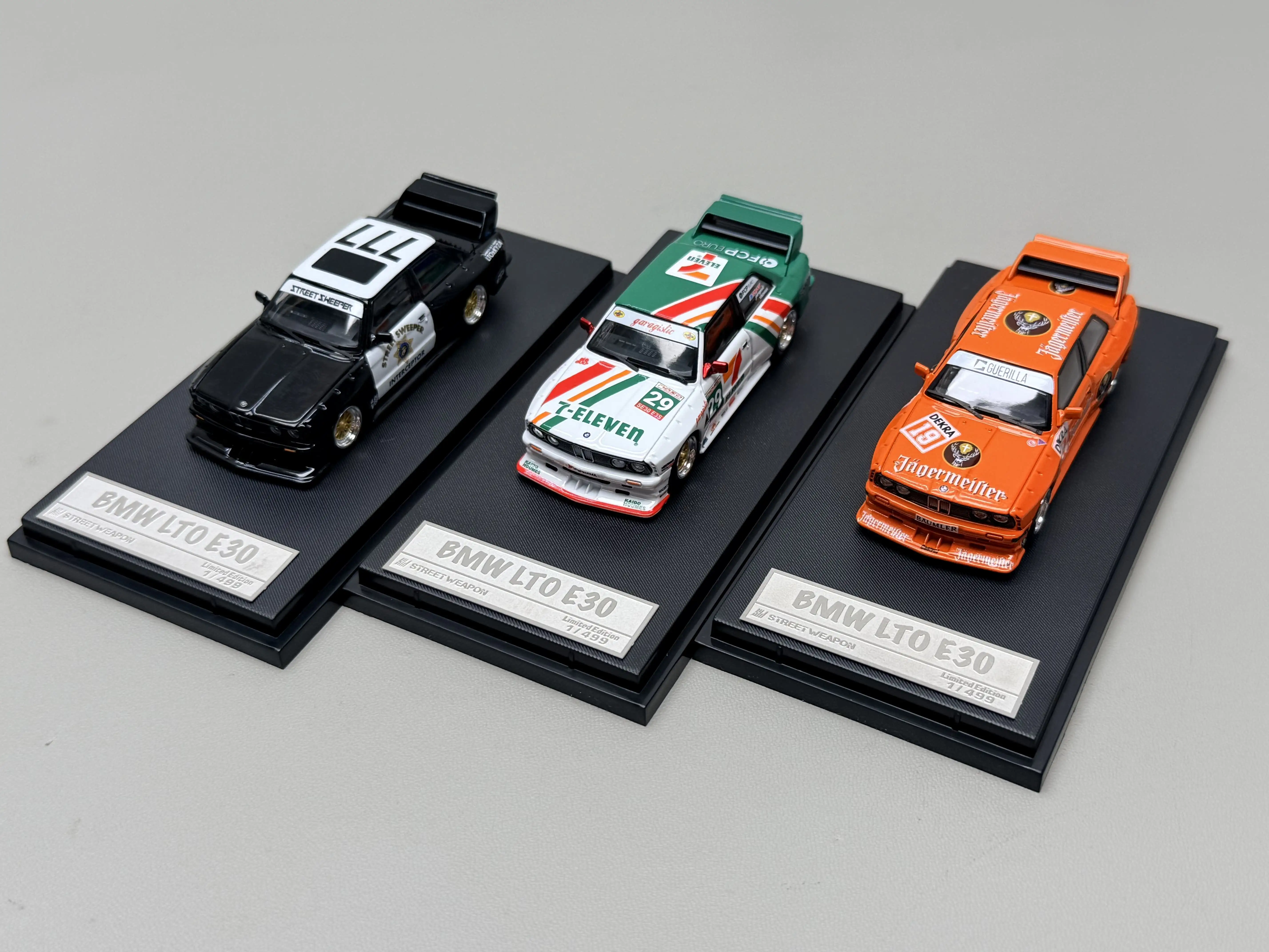 Фото Масштабная модель автомобиля BMW E30 M3 LTO из литого металла, 1:64 №1