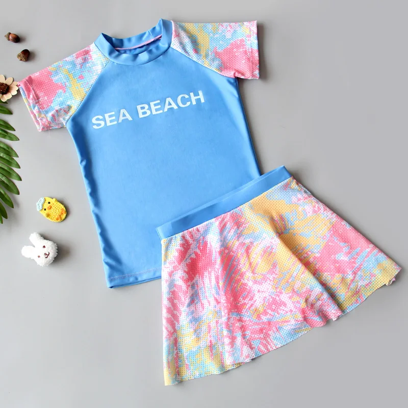 Костюм купальный детский из юбки с длинным рукавом и цветочным принтом на