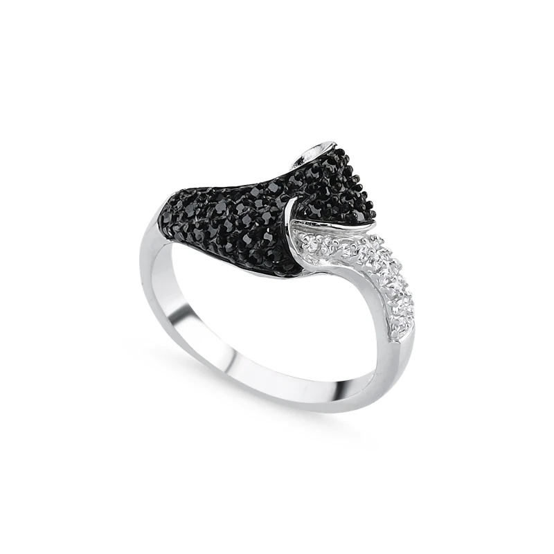 

Серебряное 925 пробы кольцо из циркония