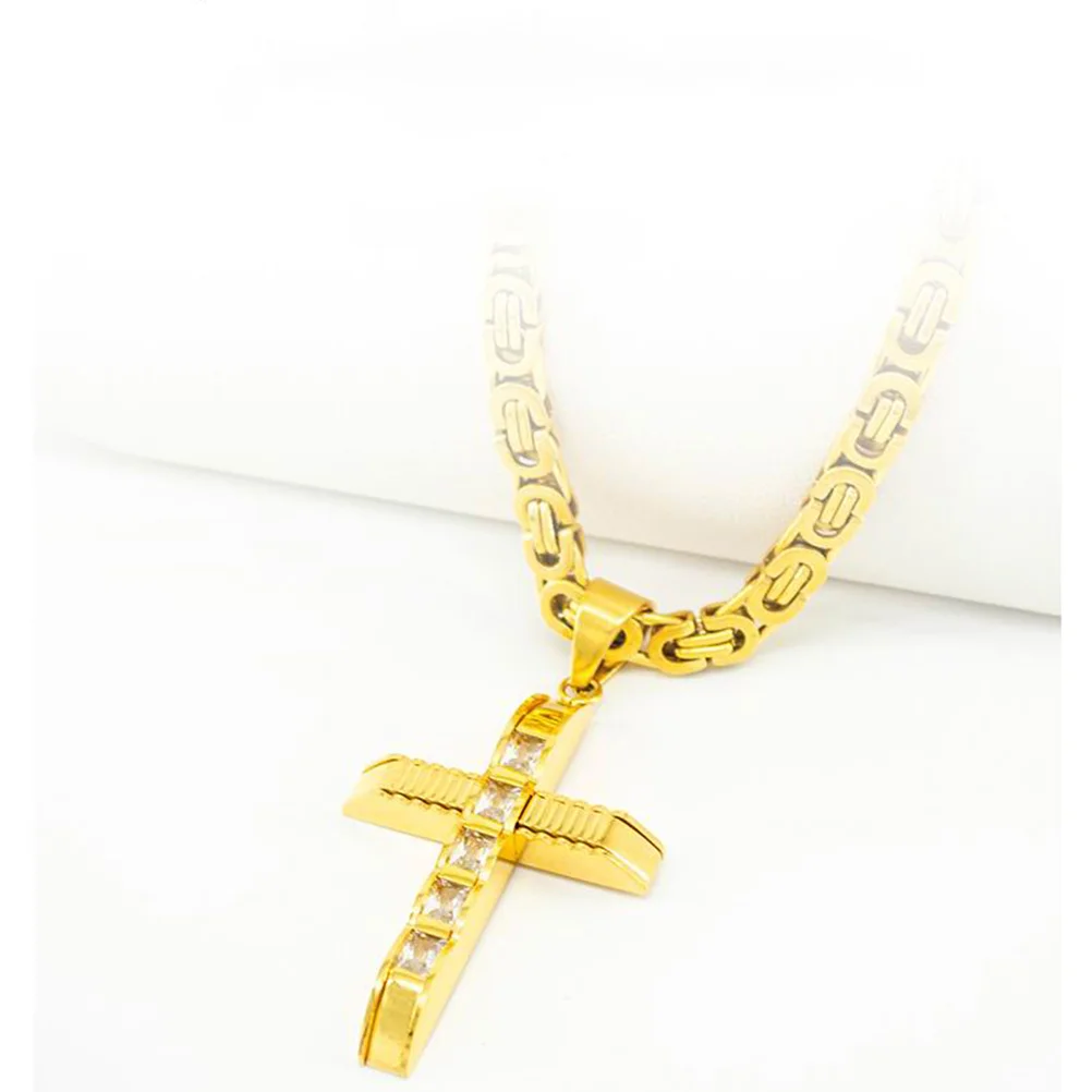 

Cross Necklace Rhinestone Titanium Steel Decorative Necklace Pendant Gift for Man (Golden)