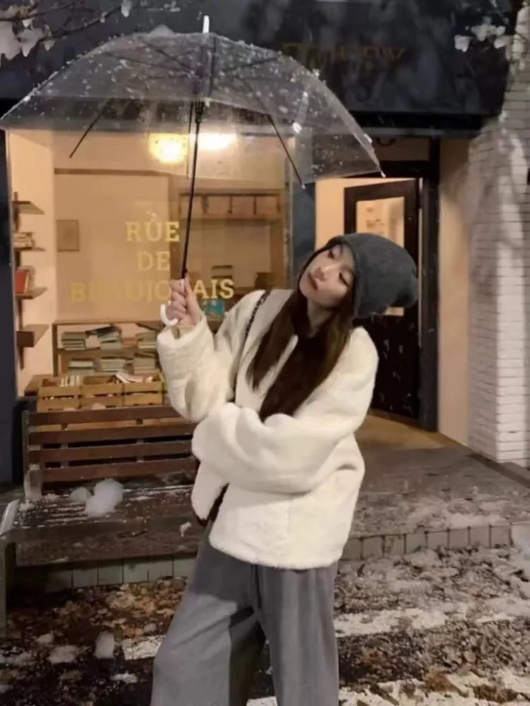 Верхняя одежда из искусственного меха норки женская короткая зимняя 2024