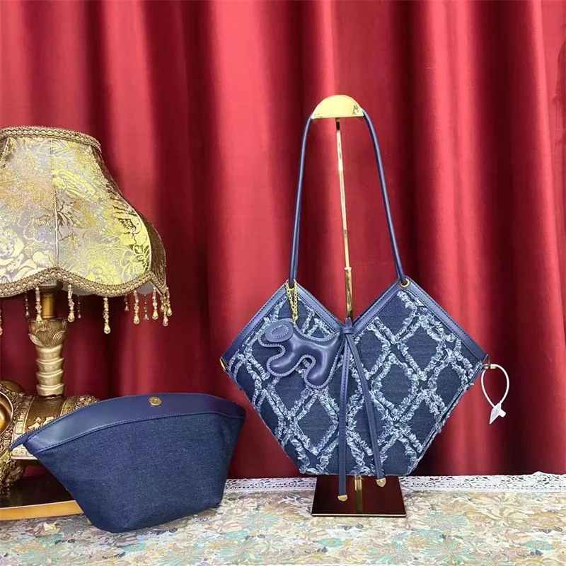 Heart-shaped Denim Cloth Bag Women's Bag 2023 New Light Luxury Children's Bag Single Shoulder Messenger Bag Sac