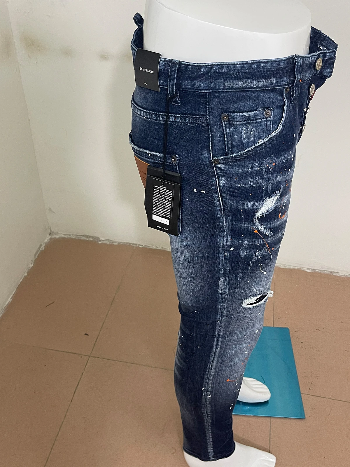 2023 new year jeans D2 jeans men wash small foot tide patch holes paint points slim casual