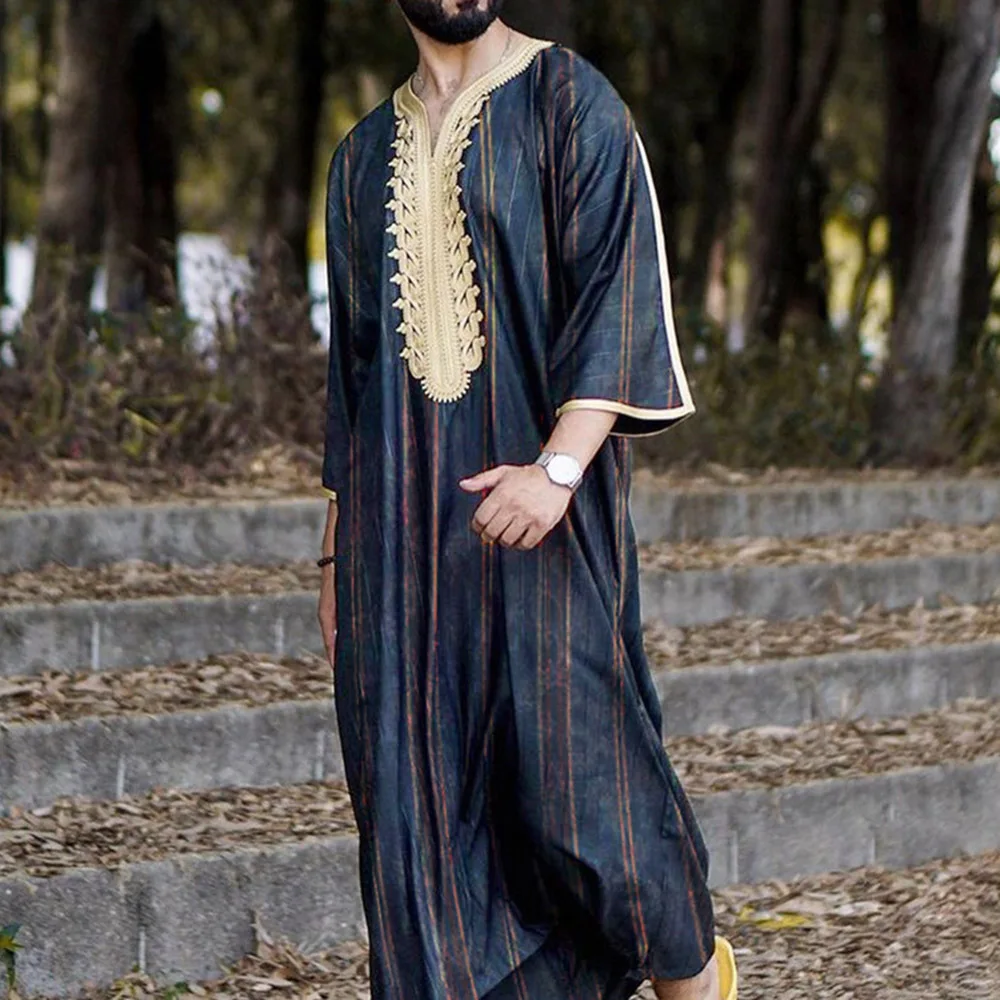 

Novo Arab Robe Bordado Stripe Médio Manga Longa Muçulmano Robe Masculino Jubba Thobe Muslim Men Clothing