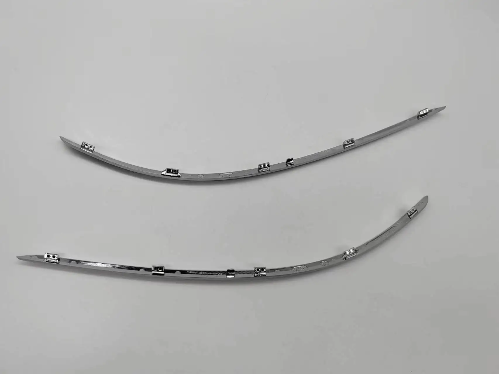 OEM A1698851721 A1698851821 для левой и правой хромированной декоративной отделки бампера Benz