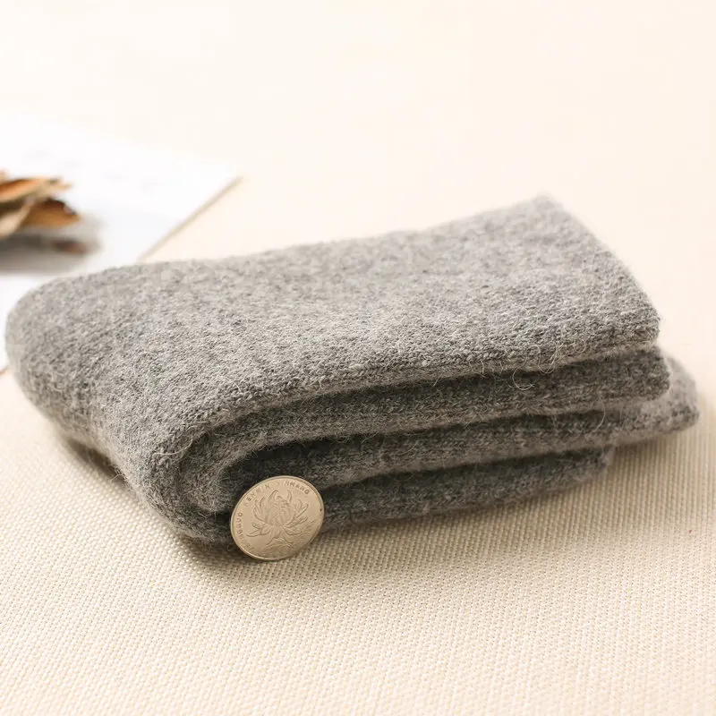 Thick Wool Socks for Men and Women, Warm Stockings with Extra Cushioning for Cold Weather