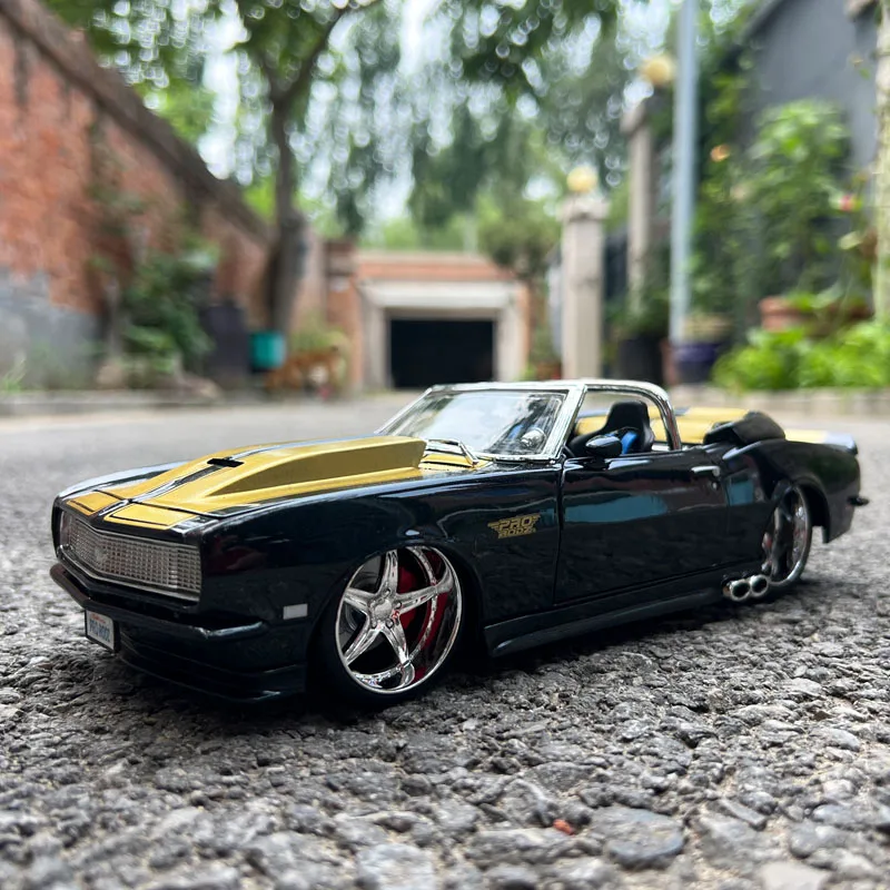Фото Оригинальная модель 1:18, GM Chevrolet 1968 Camaro, модель автомобиля из сплава для дисплея, подарков и коллекций №1