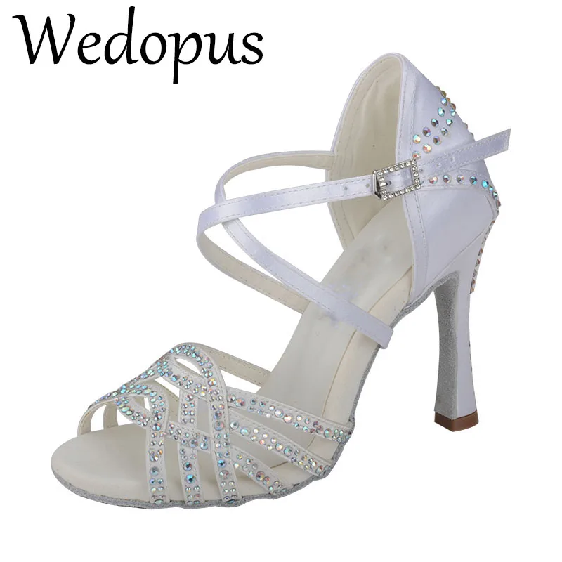 

Женские свадебные туфли Wedopus для латиноамериканских танцев, белые танцевальные сандалии, блестящие туфли Стразы для сальсы на высоком каблуке 9 см