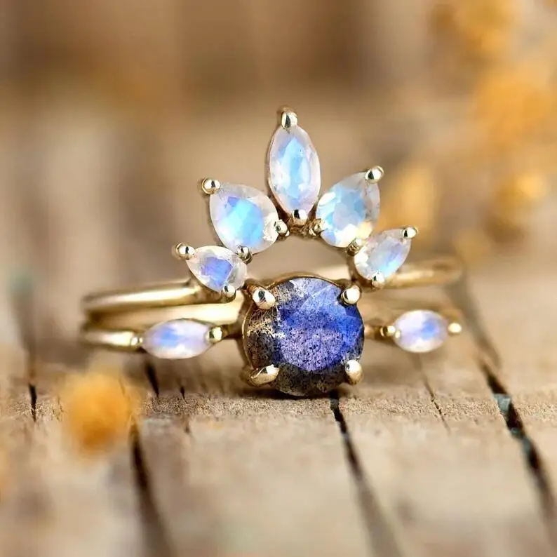 

2pcs Creative Vintage Geometric Engagement Weedding Rings For Women Men Luxury Zircon Crown Ring Female Jewelry Couple Gift