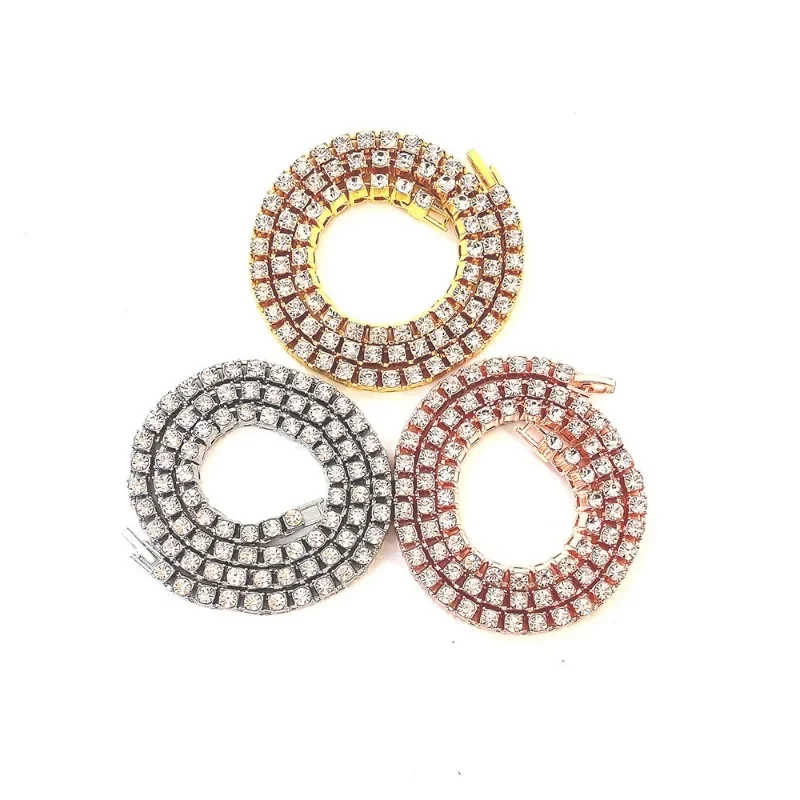 Популярная модель колье из металлического сплава в европейском и американском