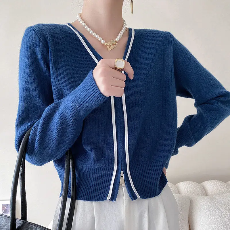 

Женский вязаный кардиган с V-образным вырезом, свободного покроя