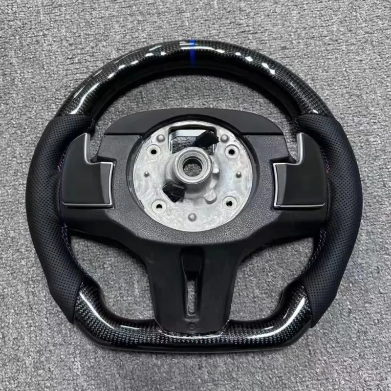 Фото Кожаный чехол на руль для BMW G серии X3 X5 G30 G32 G38 G20 G28 G29 G05 G08 G11 G01 G02 G80, аксессуары для руля №3