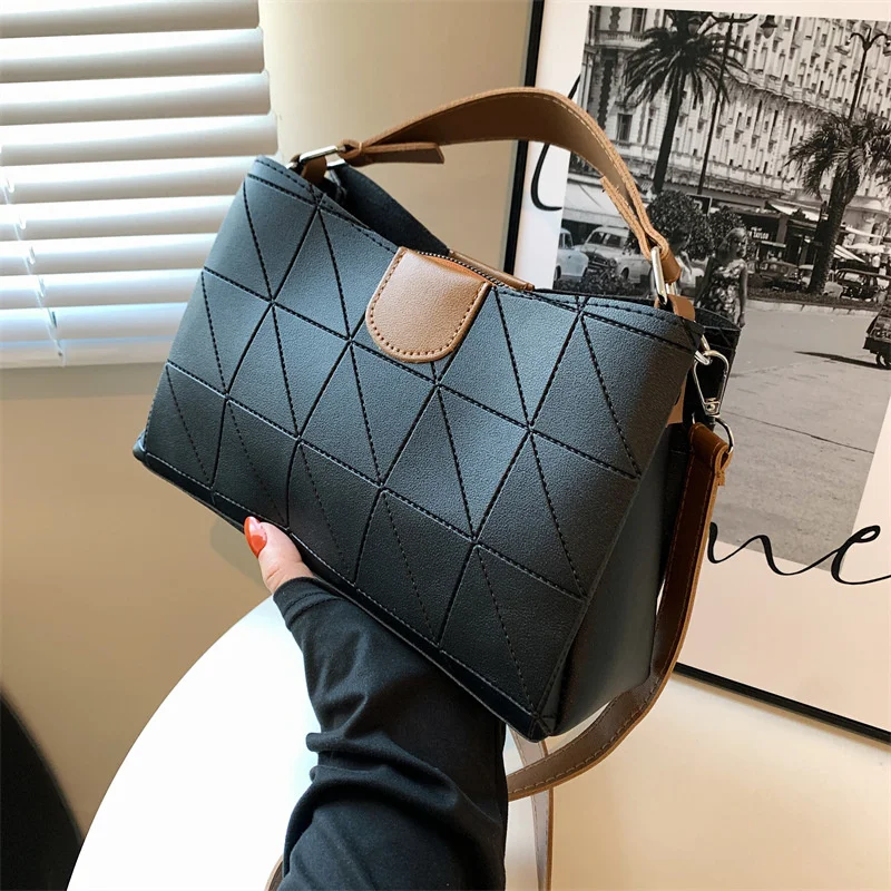 

Fashionable versatile women's bags for 2022 new luxury handbags One Shoulder Messenger foreign style fashion portable Tote