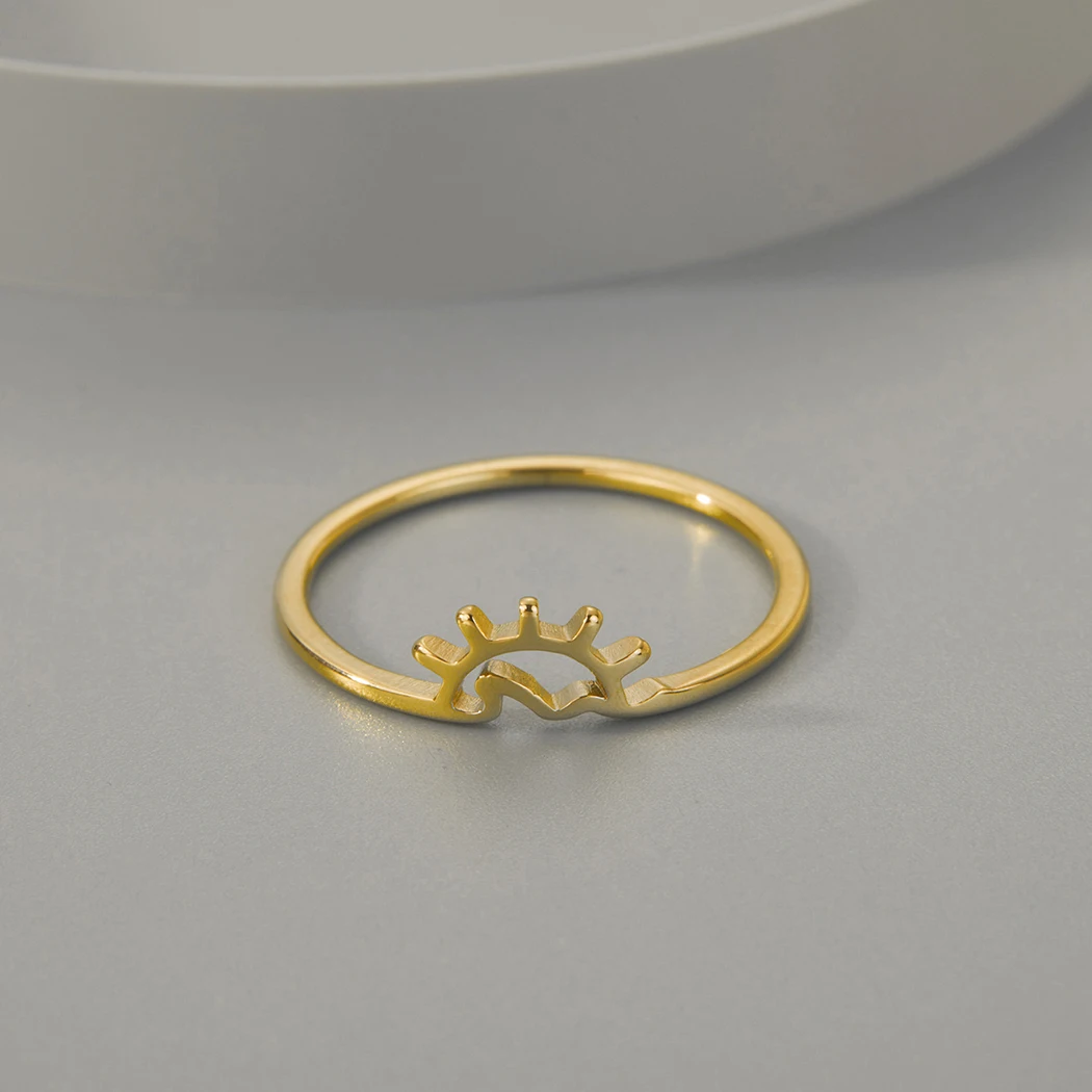 Женское кольцо средней длины из нержавеющей стали |