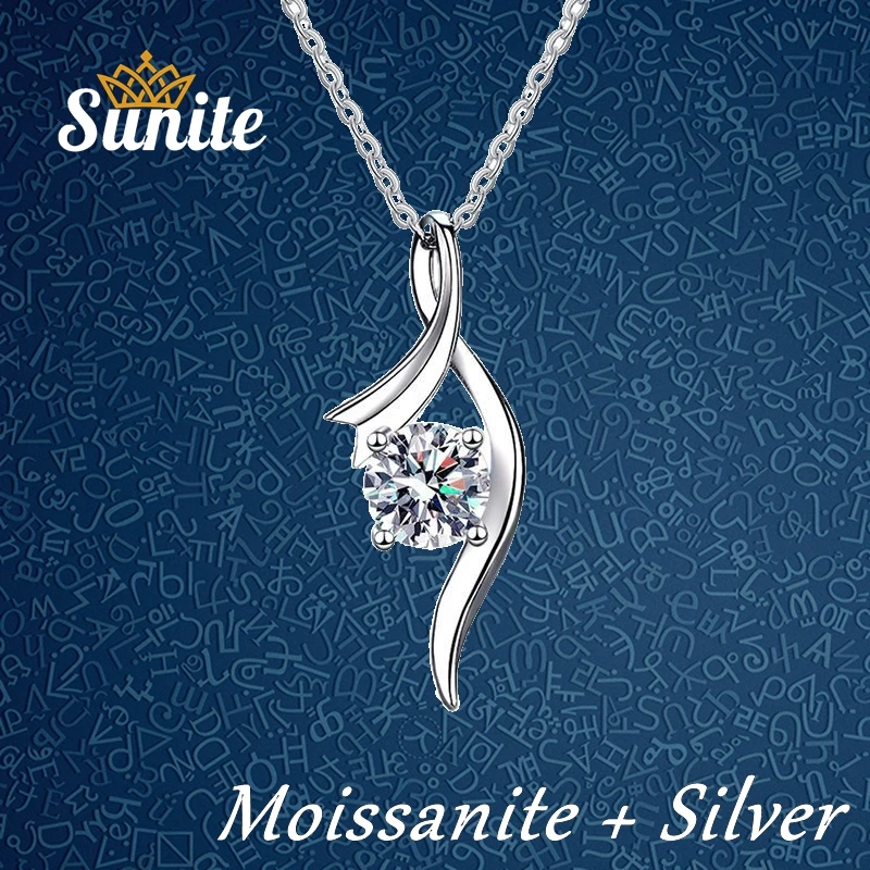 Женский кулон из серебра 925 пробы с муассанитом карат