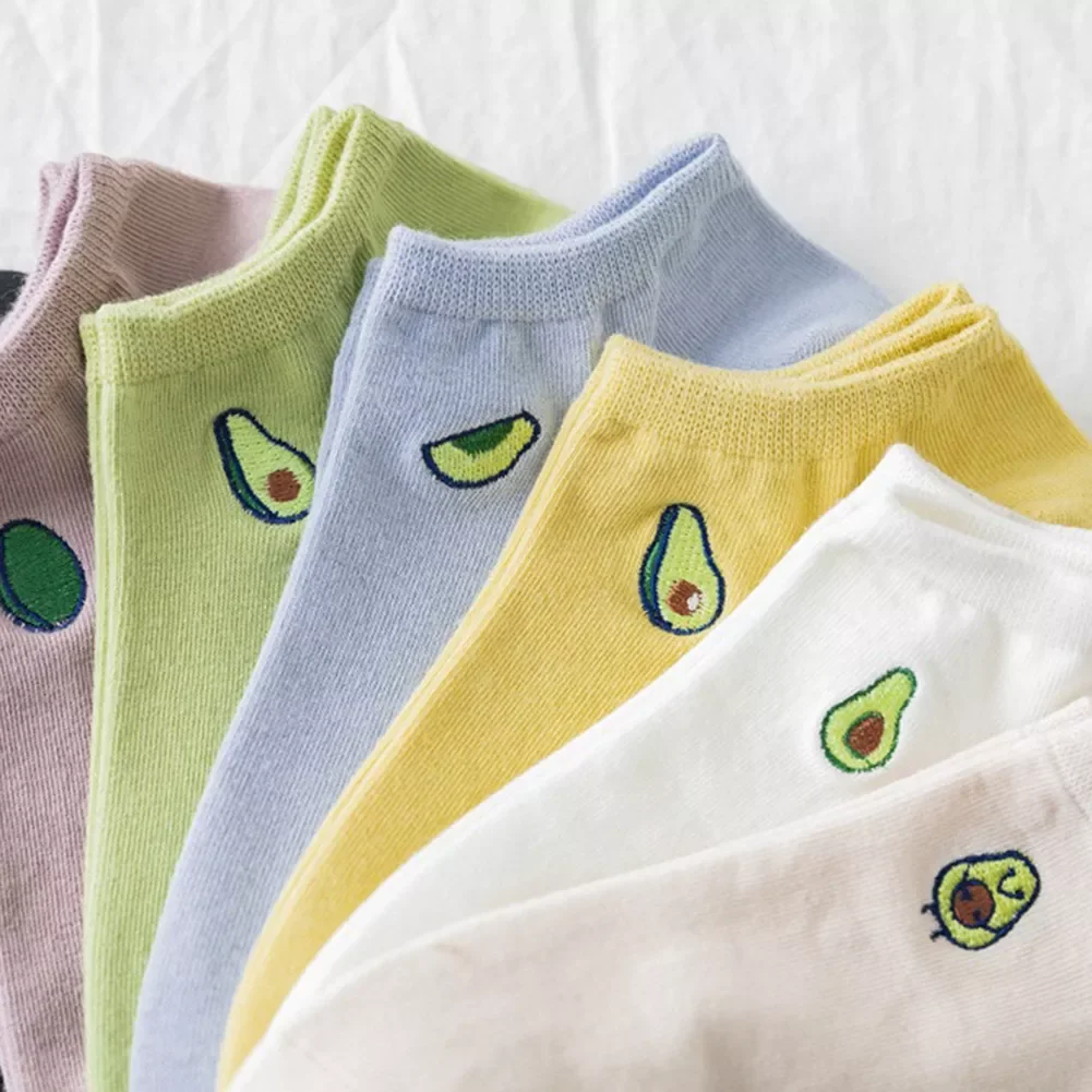 

7 Different Avocado Embroidery Funny Socks Harajuku Fruit Cute Heap Heap Socks Women Divertidos Creative Sokken Chaussette Femme