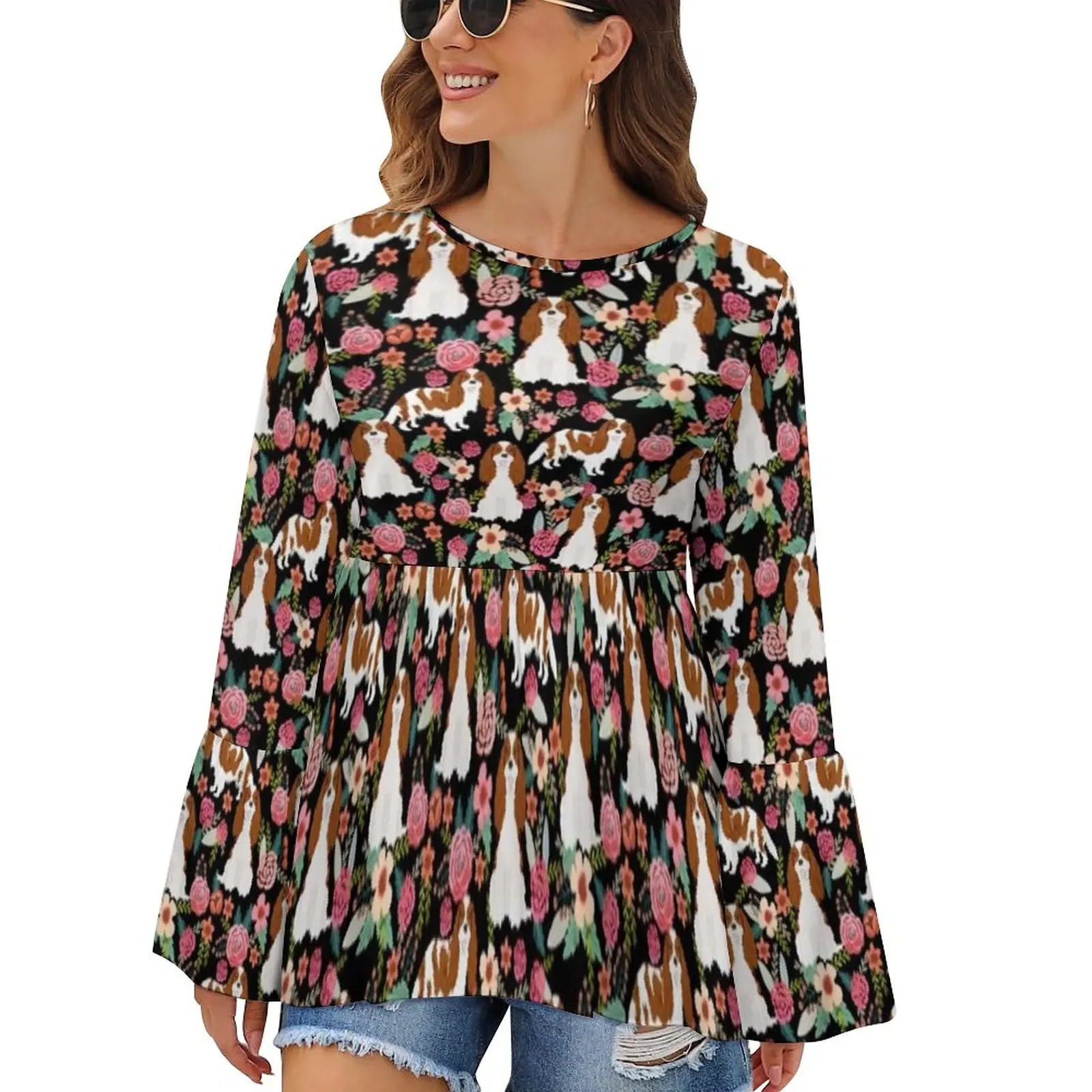 

Женская футболка оверсайз с рисунком собаки