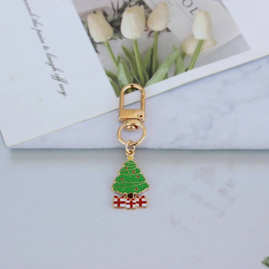 Брелок для ключей с рождественской елкой