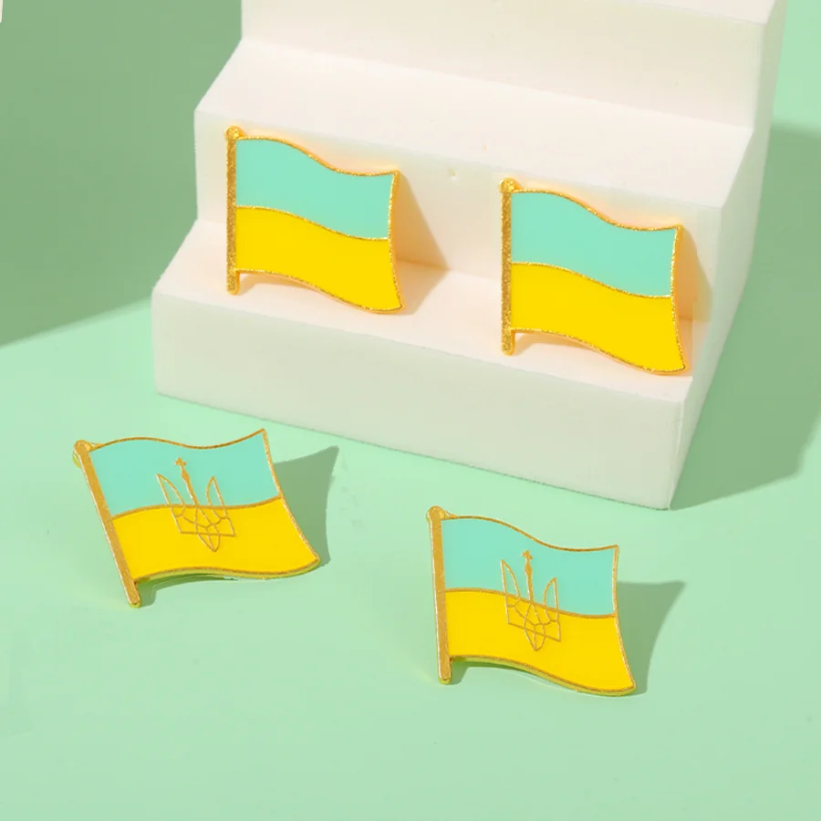 

Ukraine Flag Brooch Coat of Arms of Ukraine Ukrainian National Flag Pin For Backpacks Hat Bag Clothes Patriotic Badge Enamel Pin