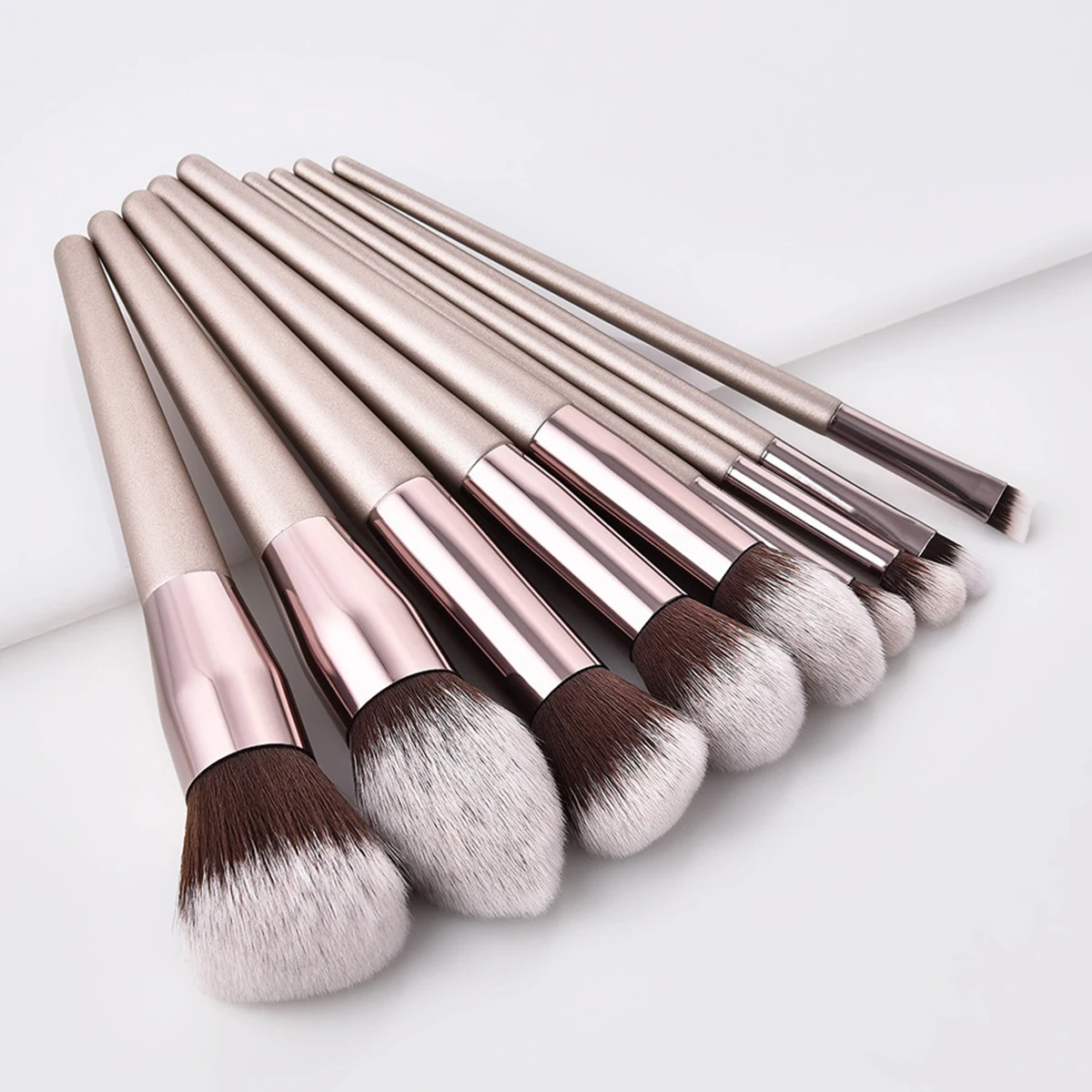 

4/10pcs Champagne makeup brushes set for cosmetic foundation powder blush eyeshadow kabuki blending make up brush beauty tool