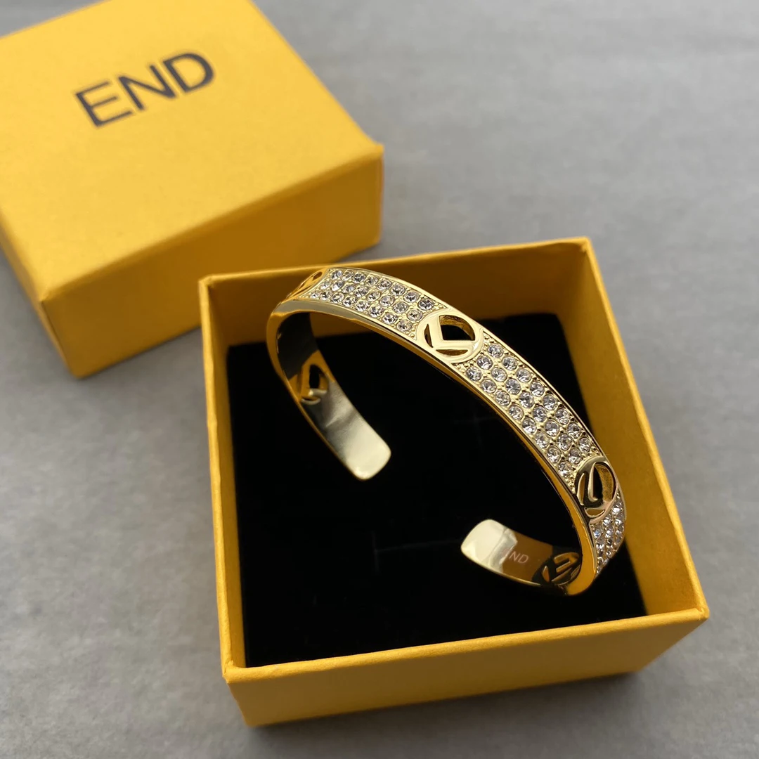 

Classic Women's Men's Open Bracelet Vacuum Plating Golden Inlaid Stones Does Not Fade Anniversary Gift Prom