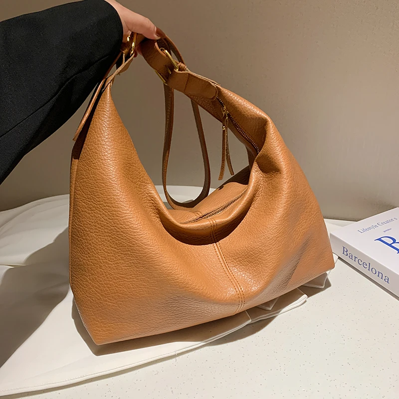 

Fashion Designer Single Shoulder Backpack Simple Handbag Leather Shoulder Bag Women's Temperament Bag Trend Large Capacity Bag