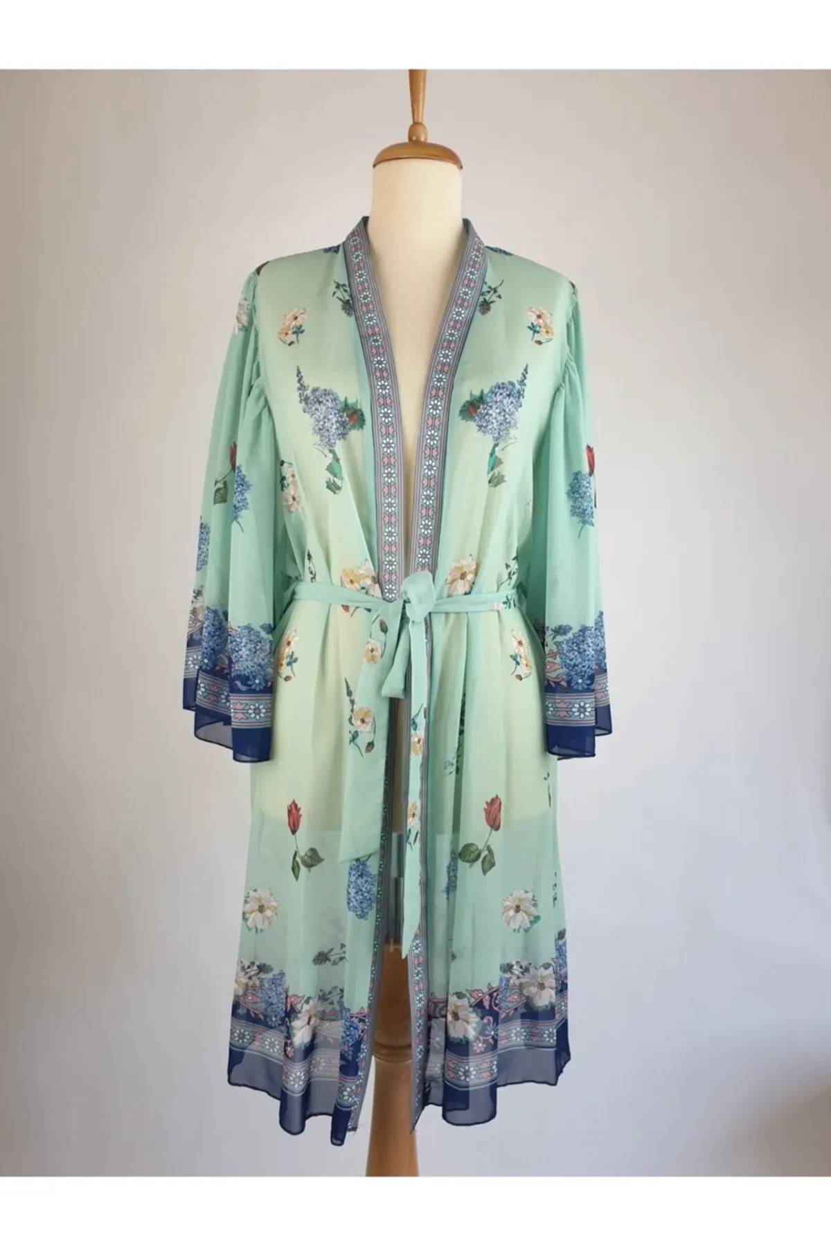 

Women's Kimono Green Floral Chiffon Short Sheer Kimono Fashion Bathrobe For Ladies