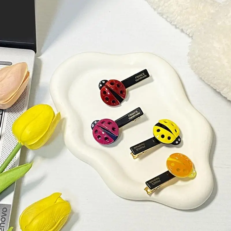 Пластиковые зажимы для волос в виде бабочек