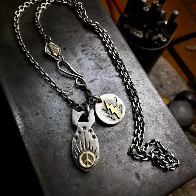 RetroSen Silver Color Fashion Domineering Light Luxury Pendant Anti-War Logo Lightning Necklace Retro Style Jewelry |
