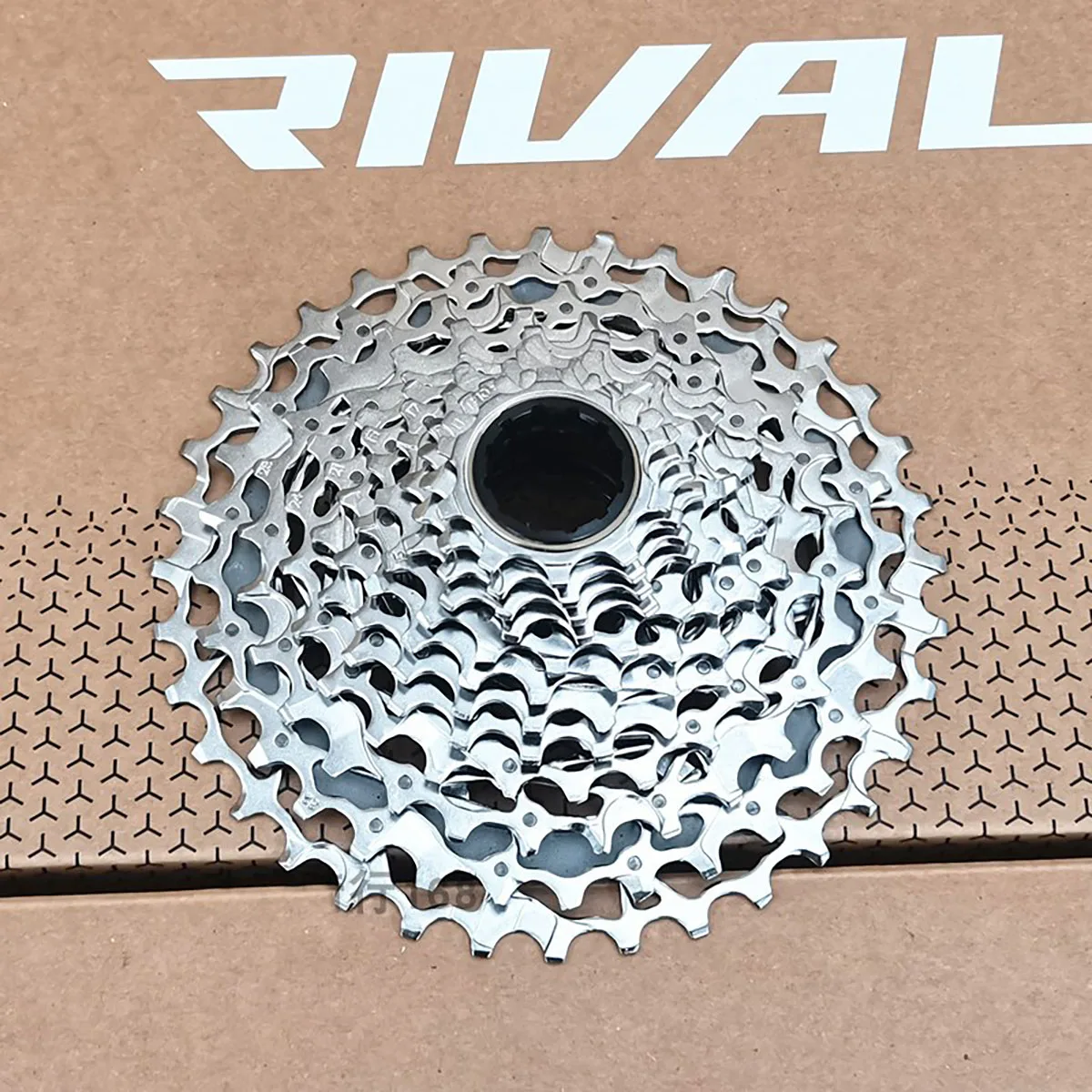 Беспроводной комплект SRAM Rival E1 AXS |   2x12 скоростей, шоссейный |   Гидравлические дисковые тормоза |   4633Т 4835Т |   10-30Т 10-36Т |   Флаттоп-чейн (art.: 3920dce8ee492) - 3920dce8ee492