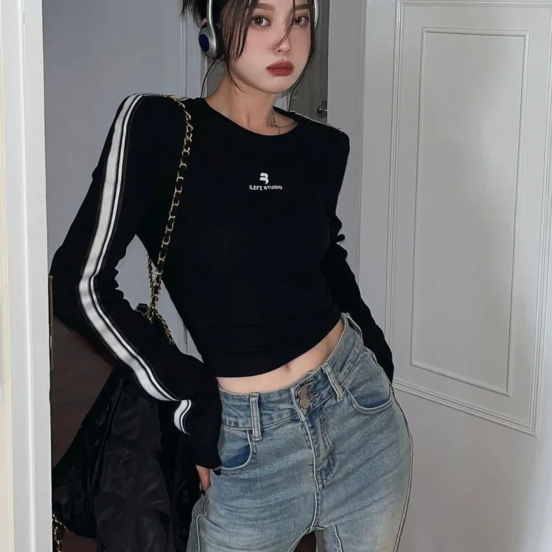 

HOUZHOU Korean Fashion Skims T-shirts Women Kpop Y2k Streetwear Crop Top Long Sleeve Black Tees Aesthetic Vintage Tshirt Hippie