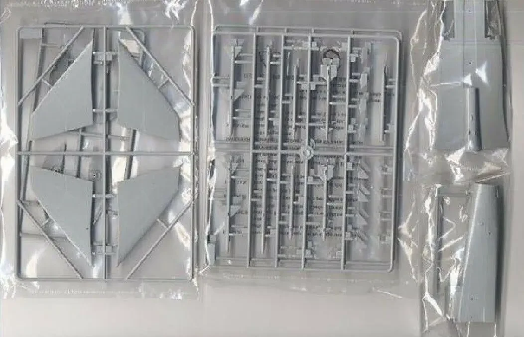 Комплект модели HobbyBoss 1/48 80355 Торнадо ADV пластик