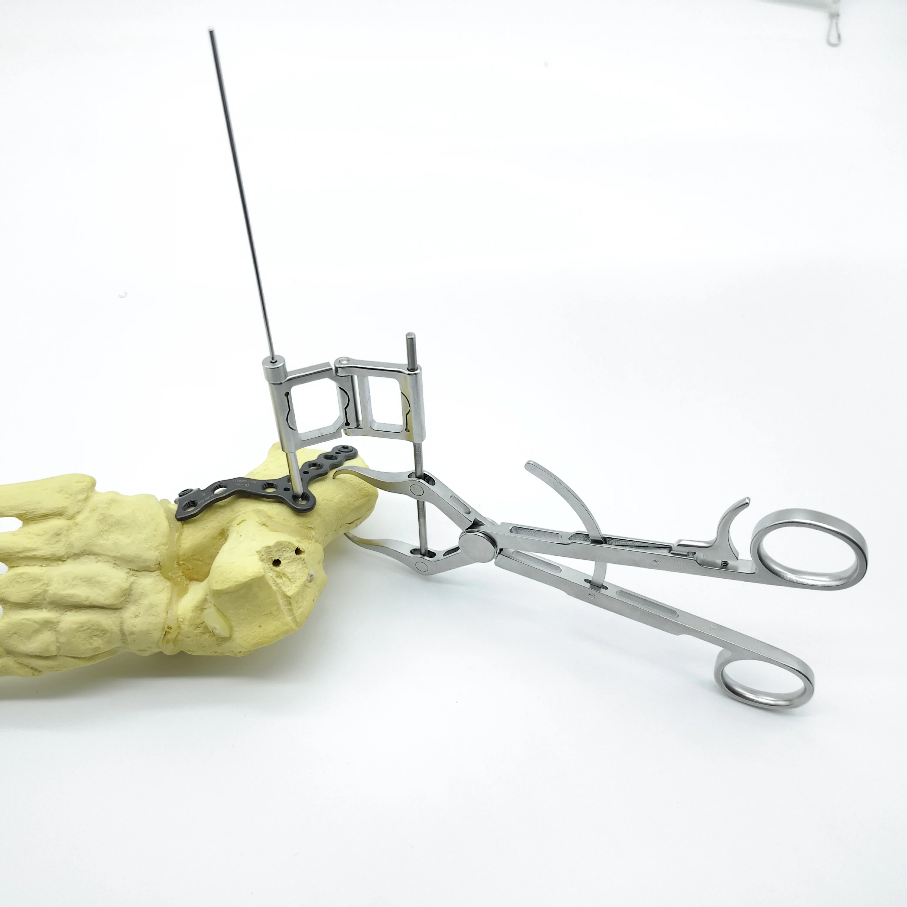 Фото Медицинские хирургические инструменты Jinlu: улучшенная версия костехозяйственных зажимов для фиксации костей №3