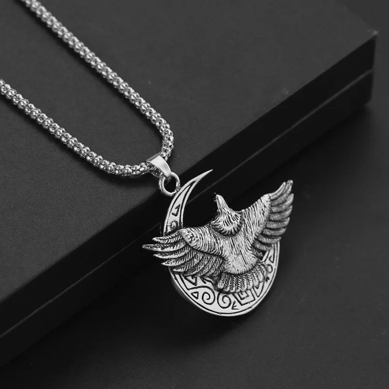 

Retro Jewelry Half Moon Necklace for Women Flying Eagle Women's Neck Chain Choker Goth Pendant Valentines Day Fashion