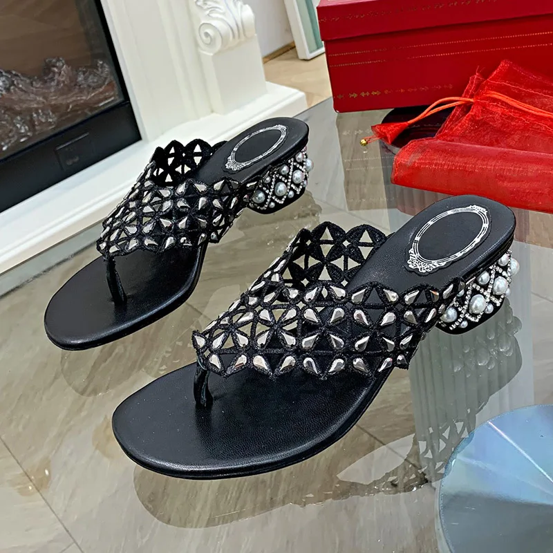 

Spring And Summer Series Fairy Shoes Crystal Hollow Design Flip Flops Special Process Simple Comfortable Classic Luxury Shoes