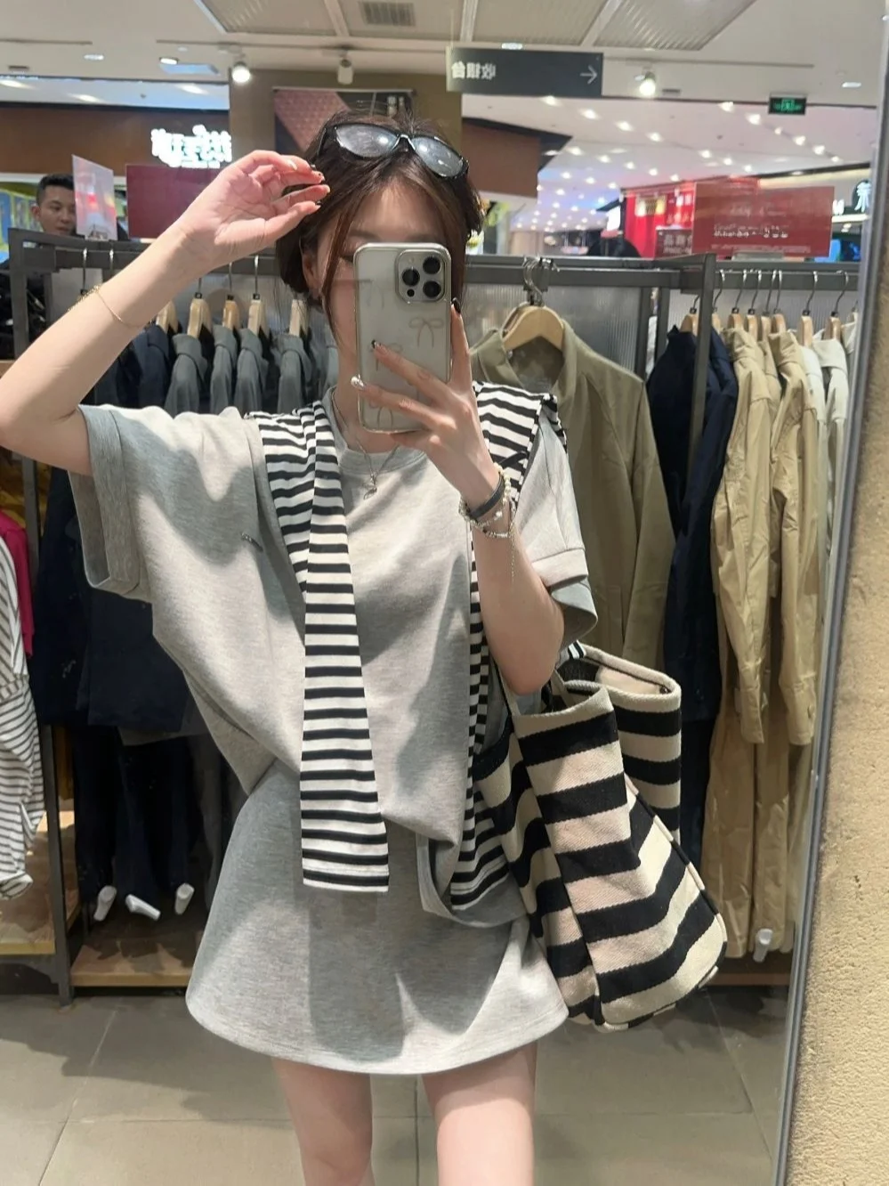 Женская одежда больших размеров для полных девочек летняя утягивающая футболка