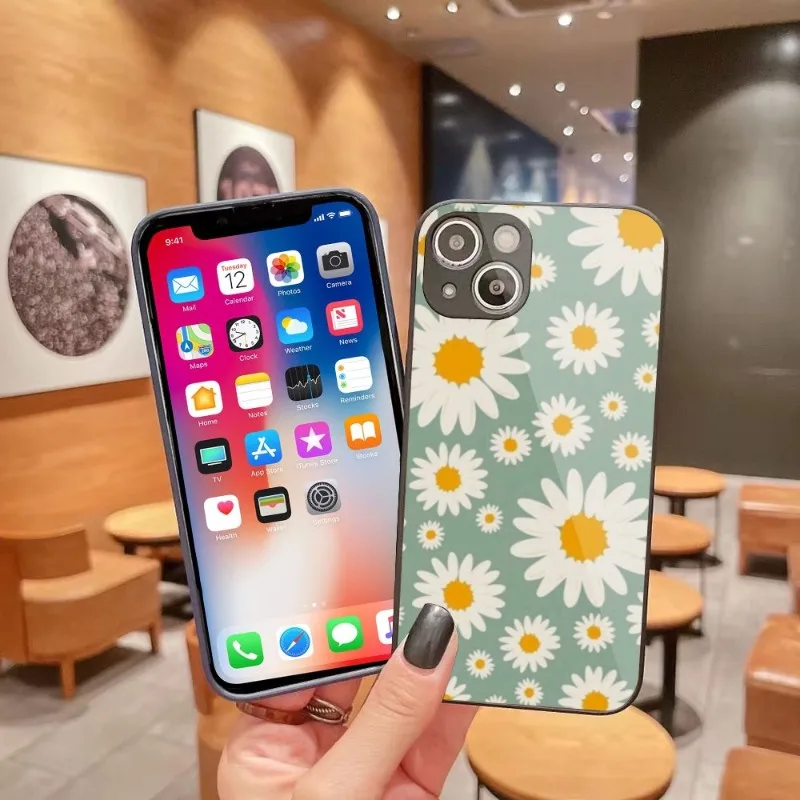 

Beauty Daisy Flowers Phone Case for iPhone 14 13 12 11 Pro Max X XR XS 8 7 Plus Liquid Glass Phone Cover Funda