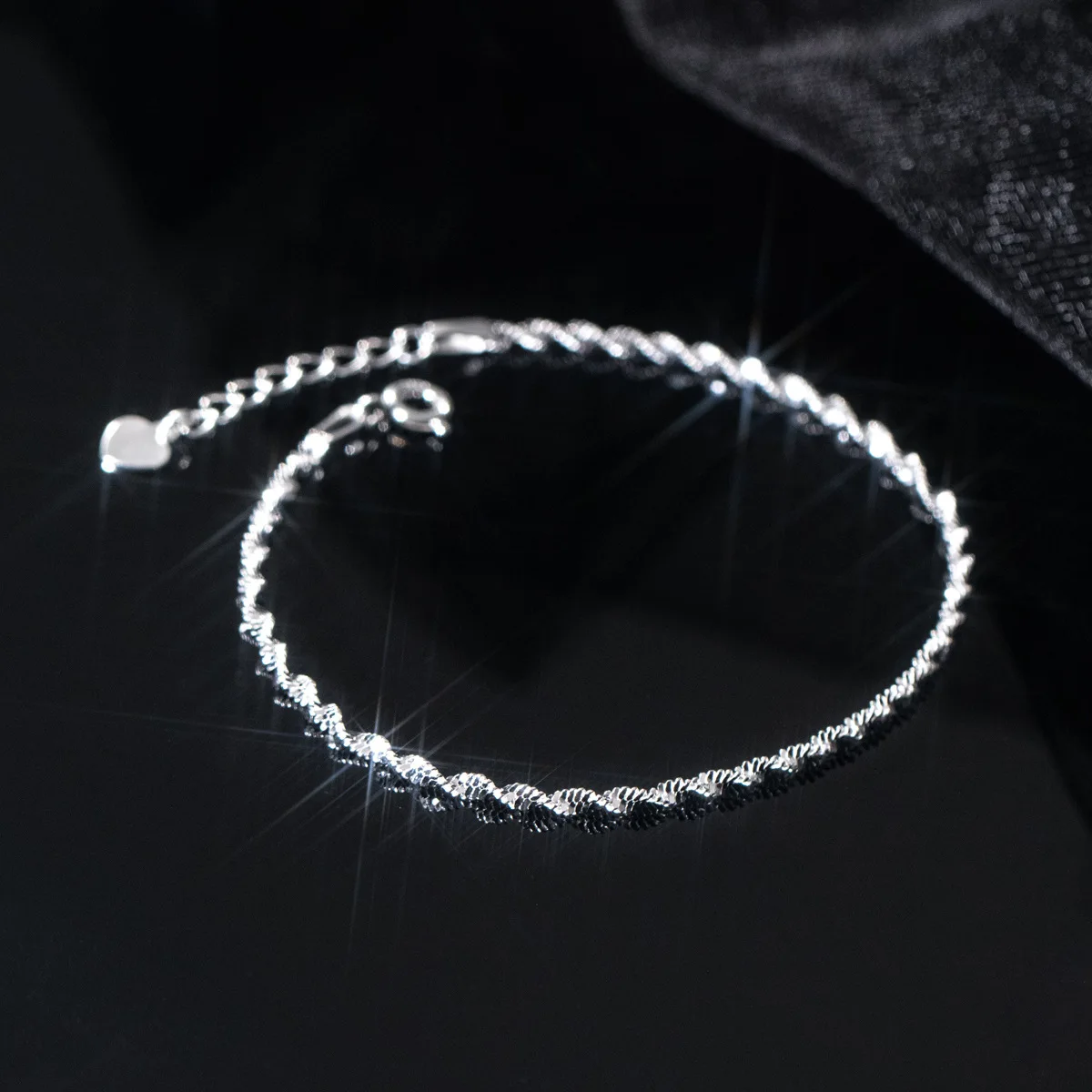 

Женский браслет из серебра 925 пробы, со сверкающими вставками