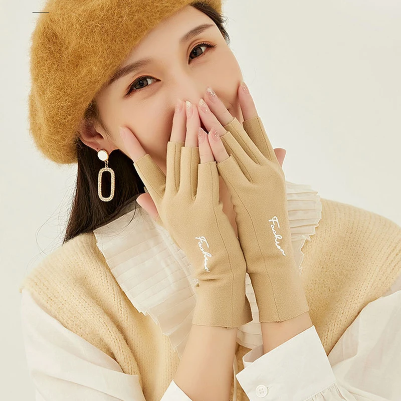 

French Elegant Half Finger Gloves Plush Thickened Autumn And Winter Outdoor Women Touchable Screen German Velvet Riding Gloves