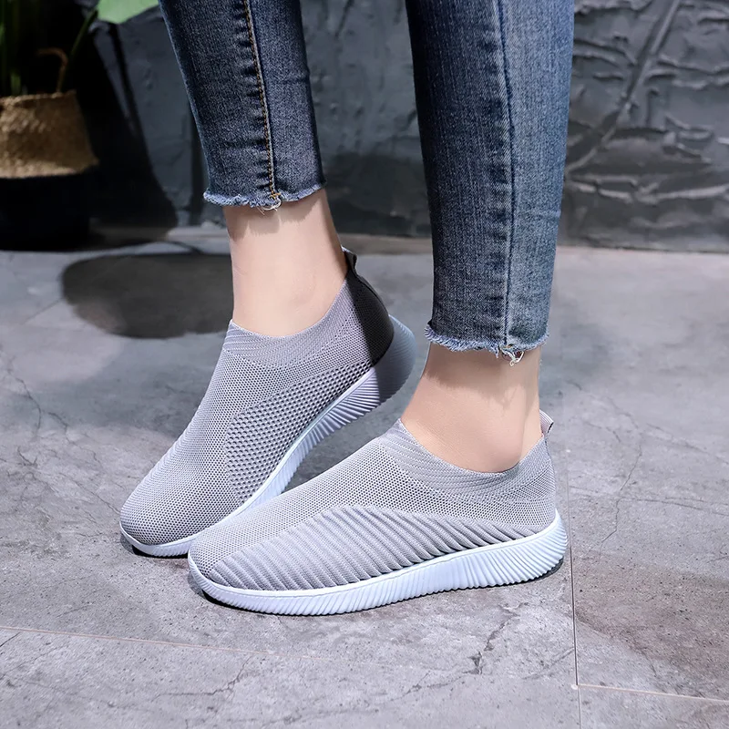 Plus Size 41 42 43 Women Sports Shoes Fly Weaving Student Socks Shoes Breathable Casual Running Shoes Student Sneakers Mom Shoes