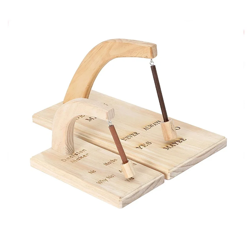 Креативная деревянная подвеска из резного дуба