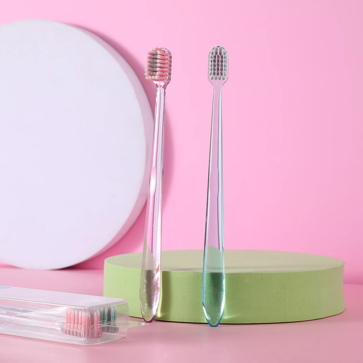

Custom Logo Two Soft Toothbrush With Clear Crystal Handle For Adult Couples