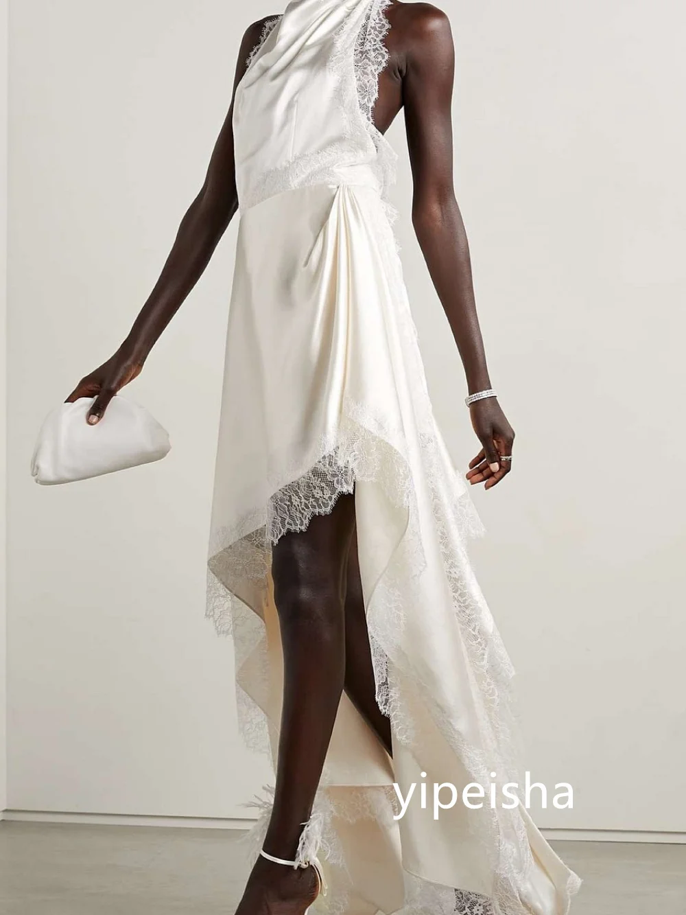 Элегантные плиссированные платья трапециевидной формы с лямкой на шее миди для