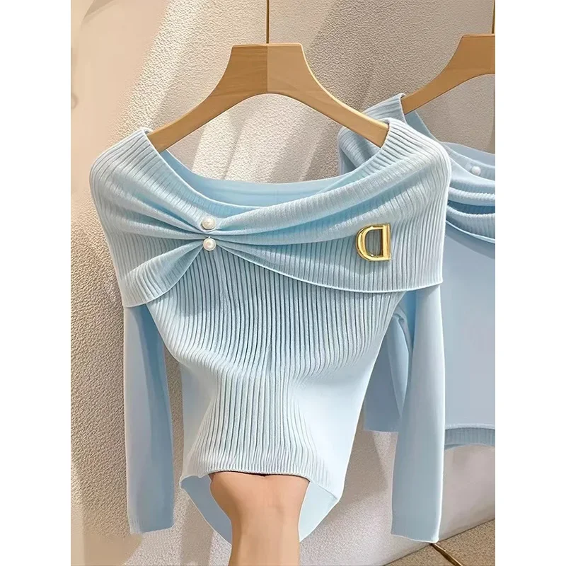 Женский однотонный пуловер с воротником-шарфом